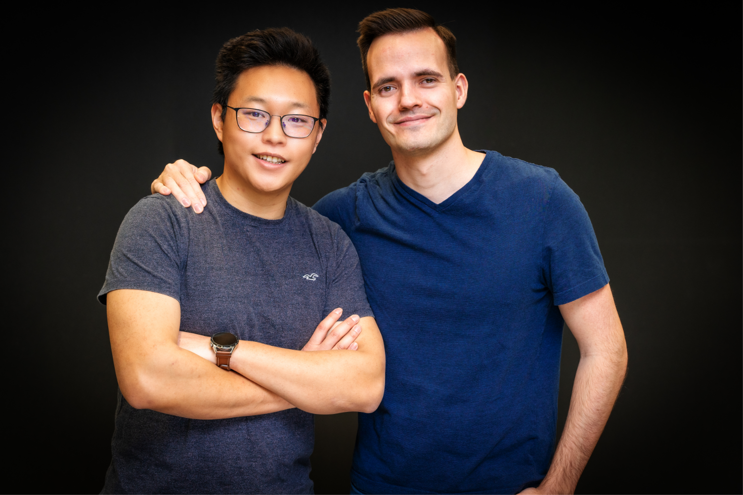John Achim Holzhauer 和 Kanran Zhou